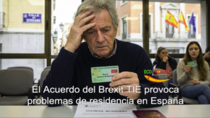 Ciudadano británico preocupado mostrando su tarjeta TIE tras rechazo de renovación en oficina de extranjería en España.
