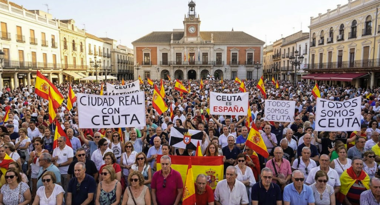 Concentración multitudinaria en apoyo a Ceuta en Ciudad Real